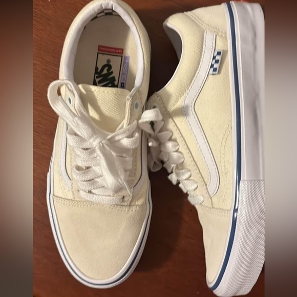 Brand New Vans Woman 9 Men 7.5 - Picture 2 of 2